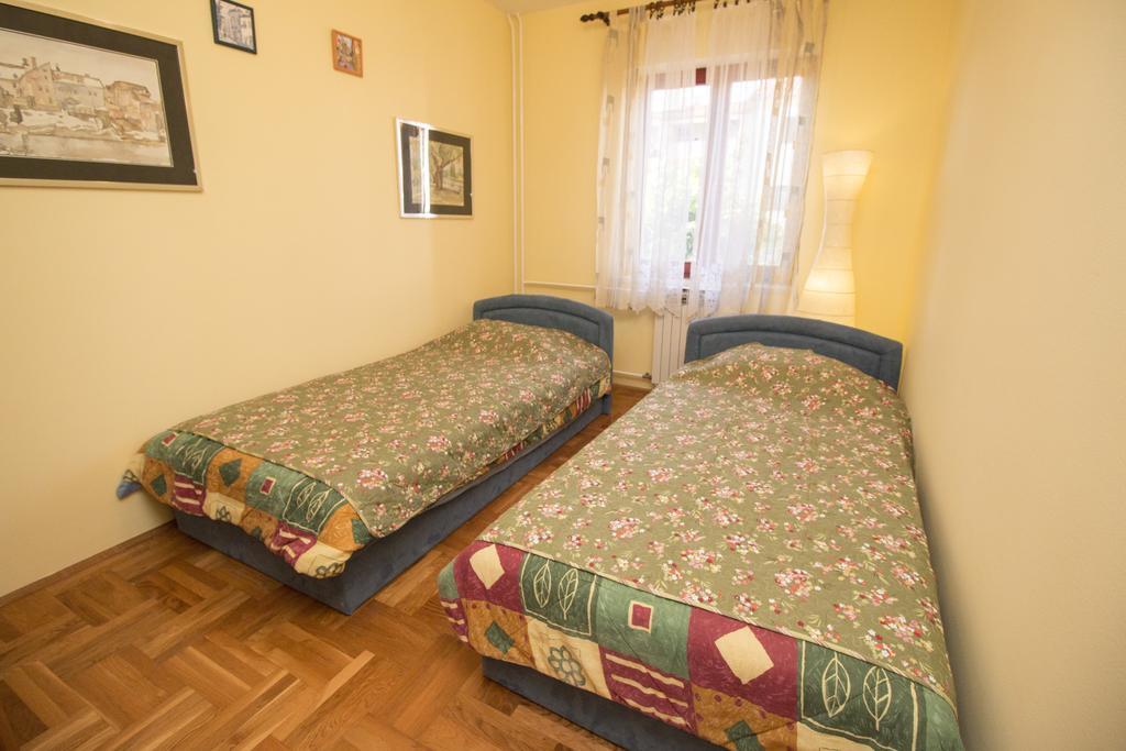 Apartments Grace Rovigno Esterno foto